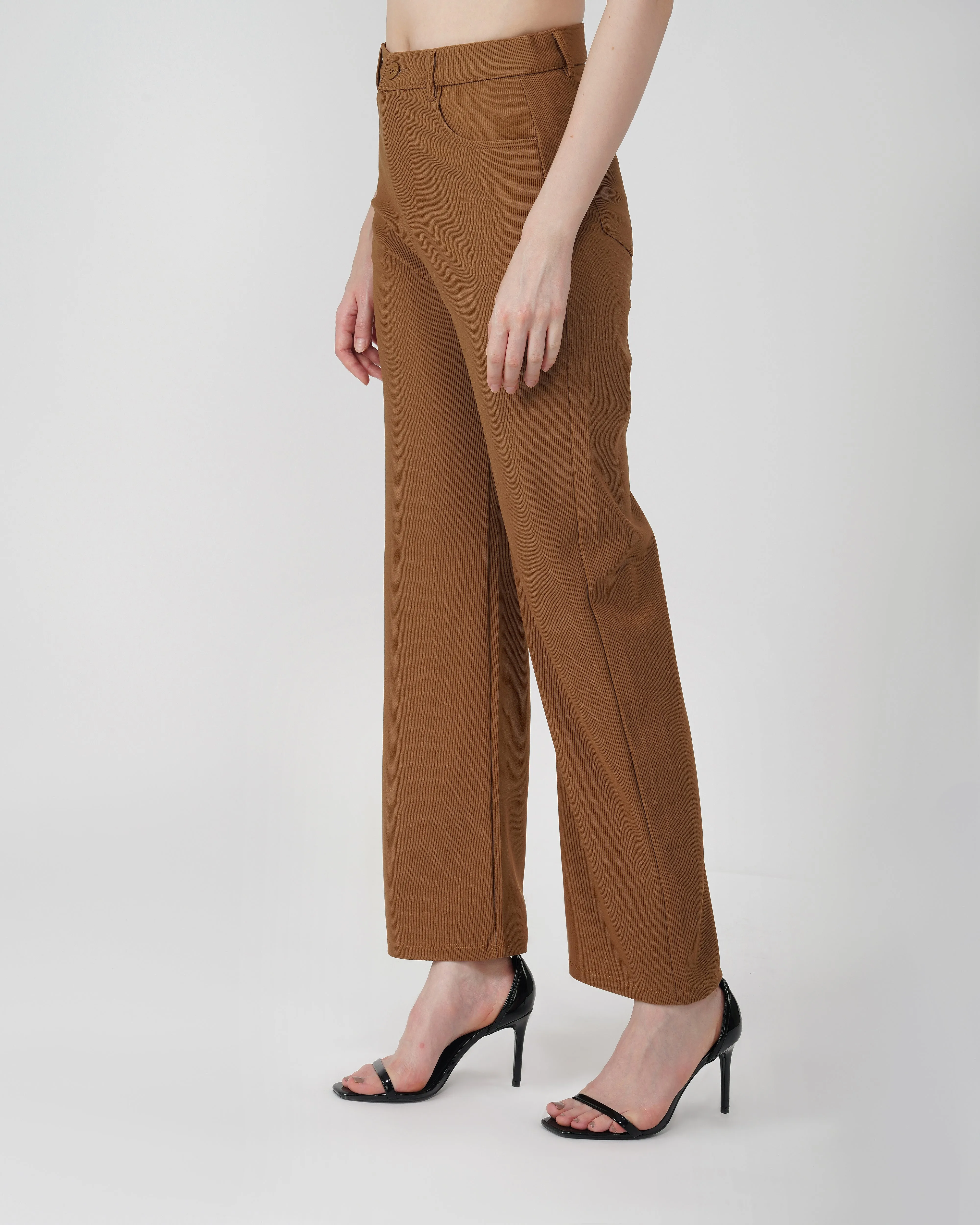 TEXTURED STRAIGHT PANTS