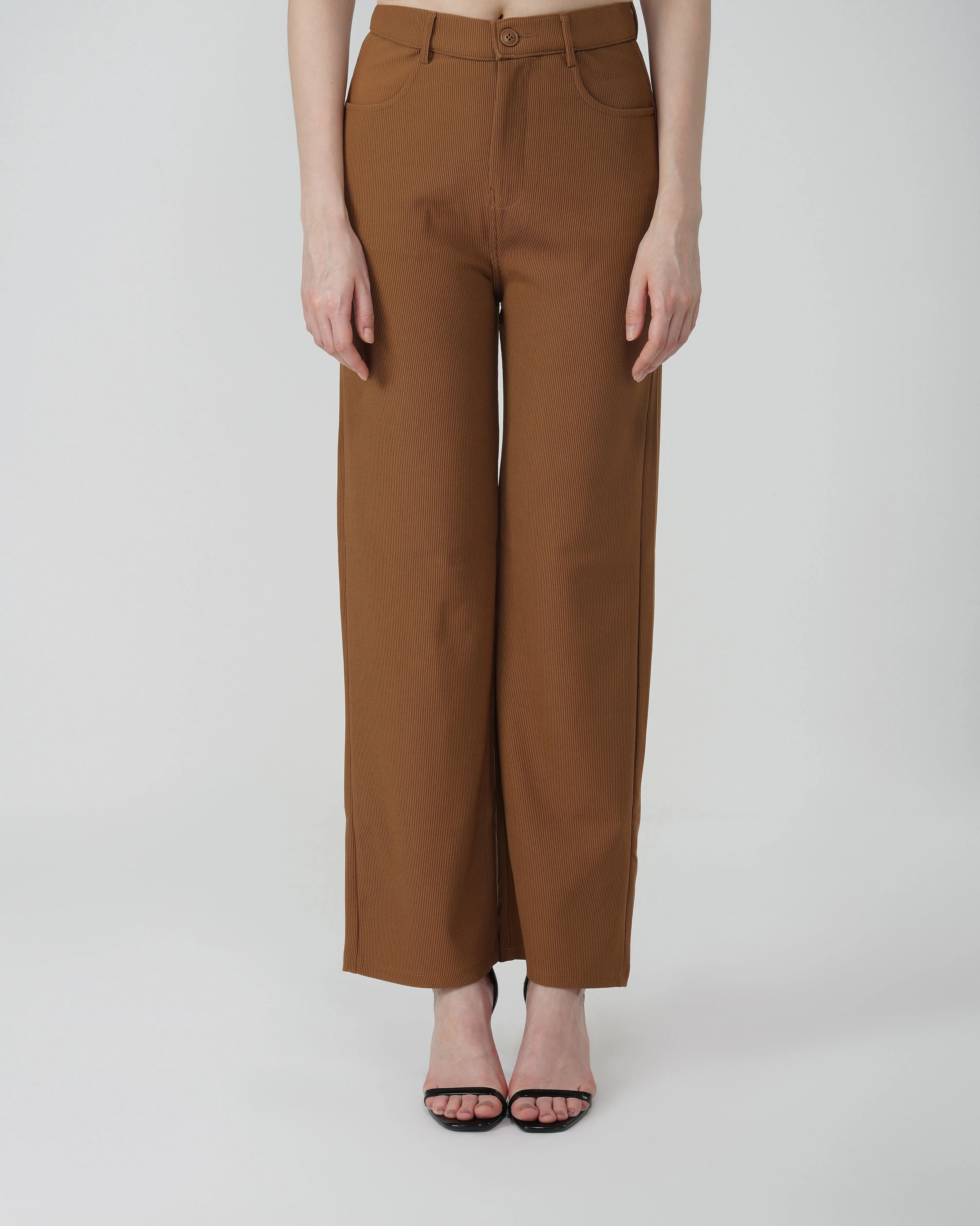 TEXTURED STRAIGHT PANTS